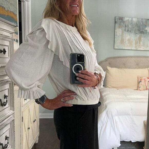 Romantic Free People Blousan Top with flutter neck and puff sleeves size small - Picture 7 of 15